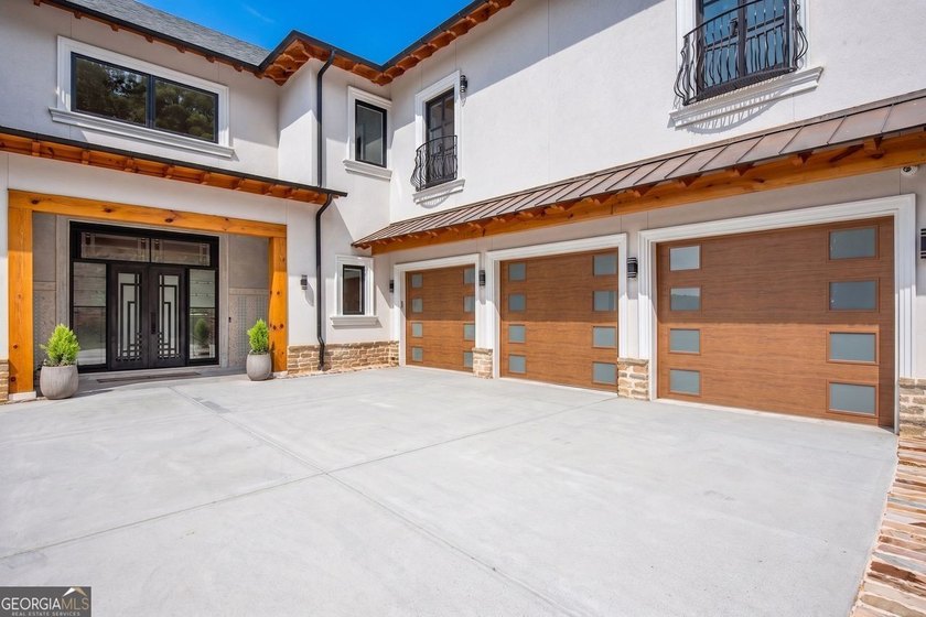 Stunning and elegant estate home on the golf course in sought - photo 3
