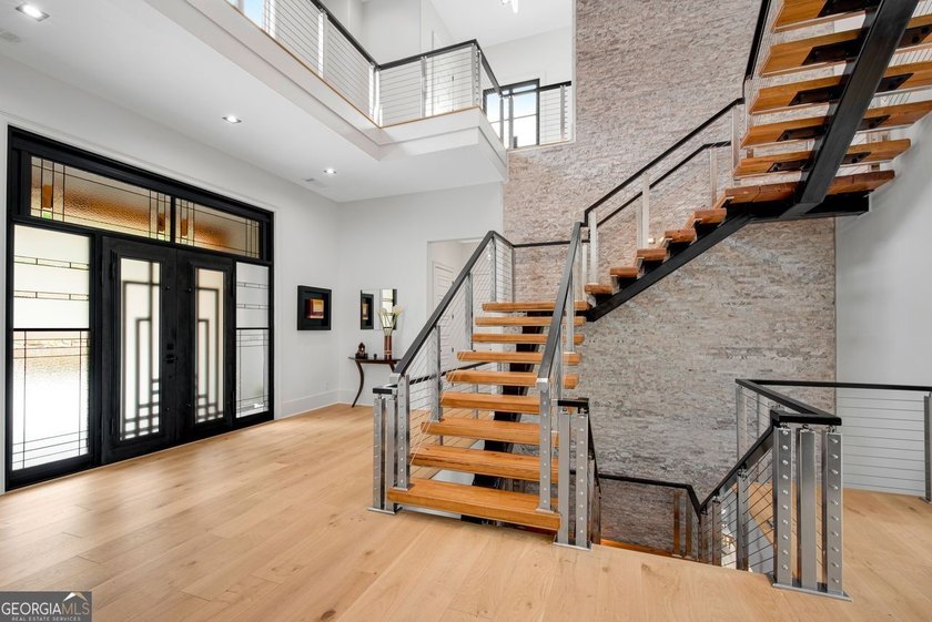 Stunning and elegant estate home on the golf course in sought - photo 8