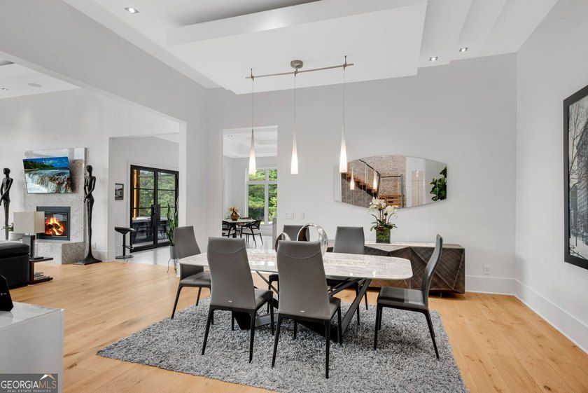 Stunning and elegant estate home on the golf course in sought - photo 10