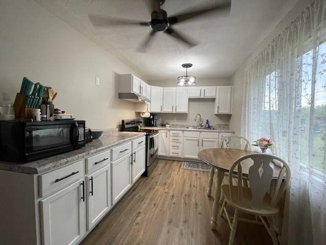 This 3-BR 1 bath Cutie is perfect for the family wanting a small - photo 20