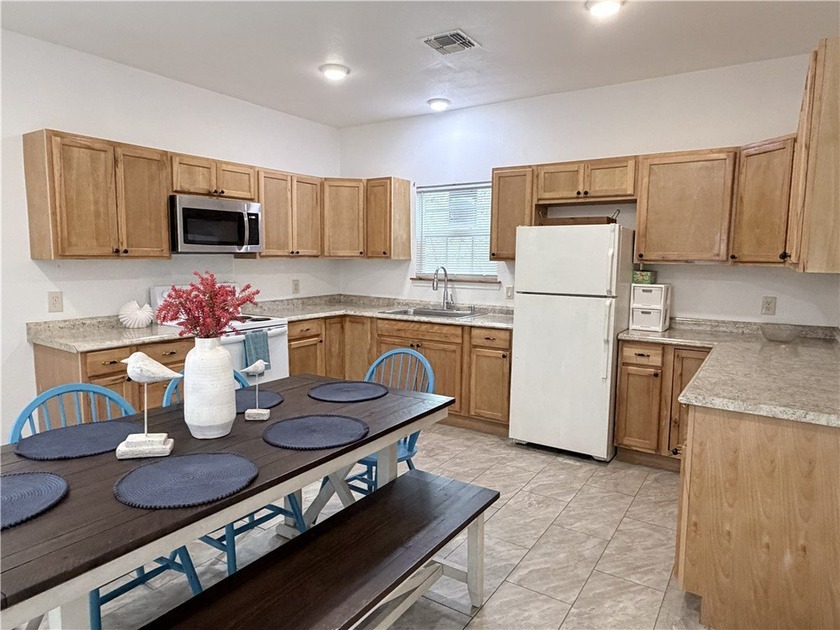 $5k in Closing Costs PAID! Just 2 minutes from Rockport Beach - photo 5