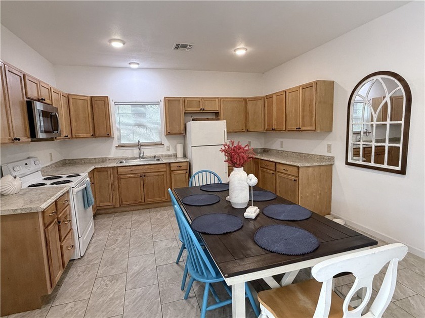 $5k in Closing Costs PAID! Just 2 minutes from Rockport Beach - photo 6