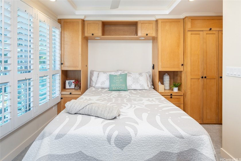 Wake up to panoramic ocean views from Diamond Head buoy to - photo 12