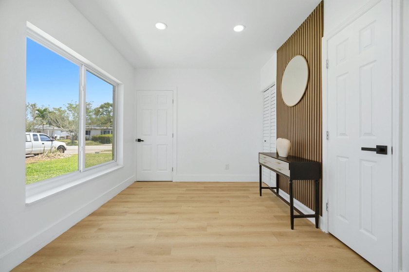 !ACCEPTING BACKUP OFFERS! STUNNING FULLY RENOVATED HOME OFFERING - photo 14