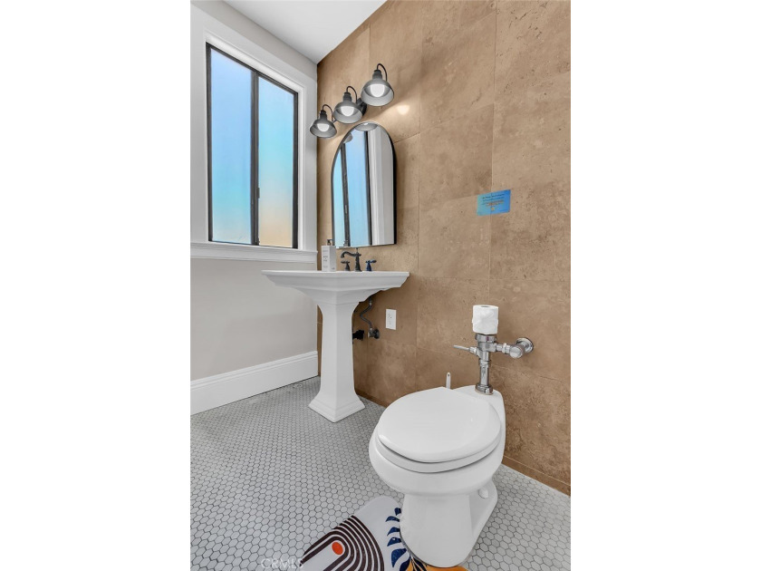 Rare corner residence at The Willmore, offering a level of - photo 15