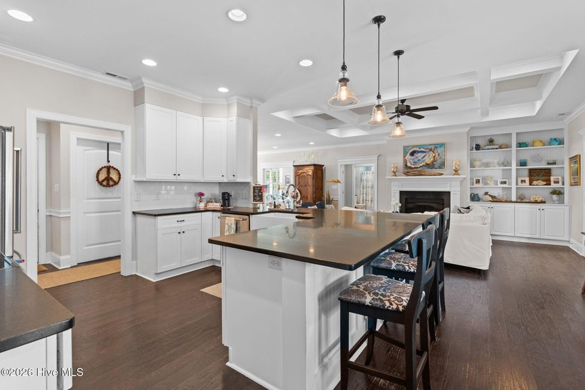 Perfectly positioned on an oversized homesite in sought-after - photo 17