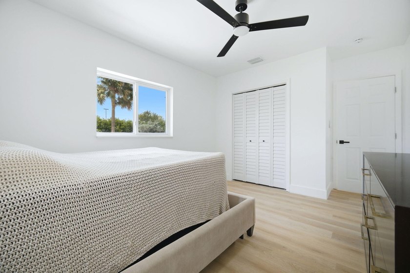 !ACCEPTING BACKUP OFFERS! STUNNING FULLY RENOVATED HOME OFFERING - photo 17