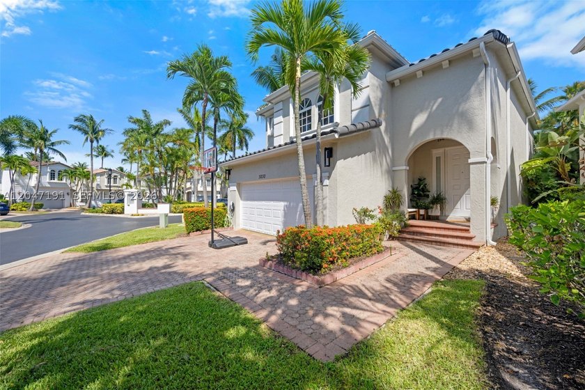 This exceptional 3-bedroom, 2.5-bath waterfront home in Aventura - photo 22