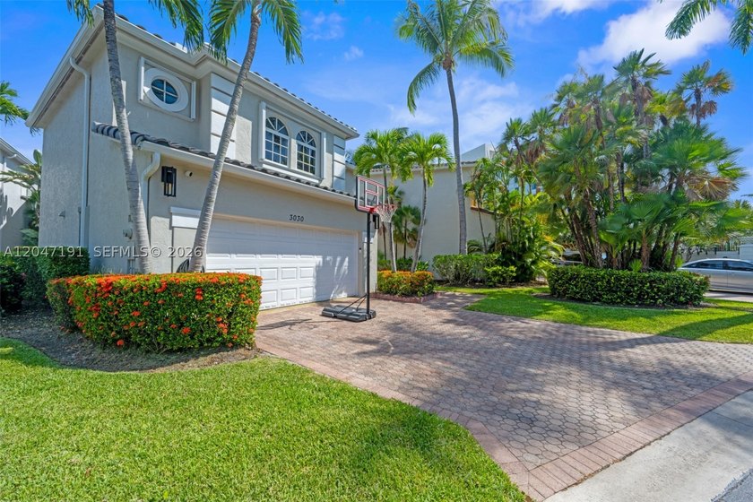 This exceptional 3-bedroom, 2.5-bath waterfront home in Aventura - photo 24