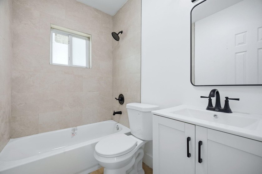 !ACCEPTING BACKUP OFFERS! STUNNING FULLY RENOVATED HOME OFFERING - photo 24