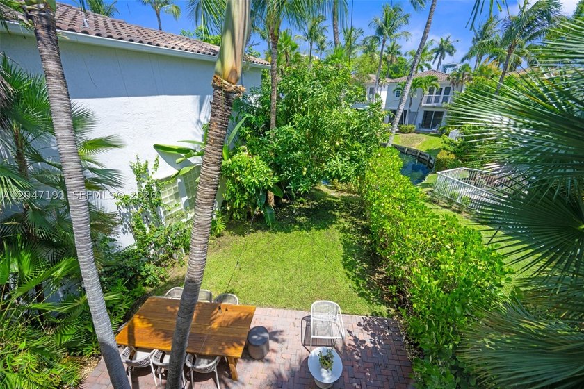 This exceptional 3-bedroom, 2.5-bath waterfront home in Aventura - photo 26