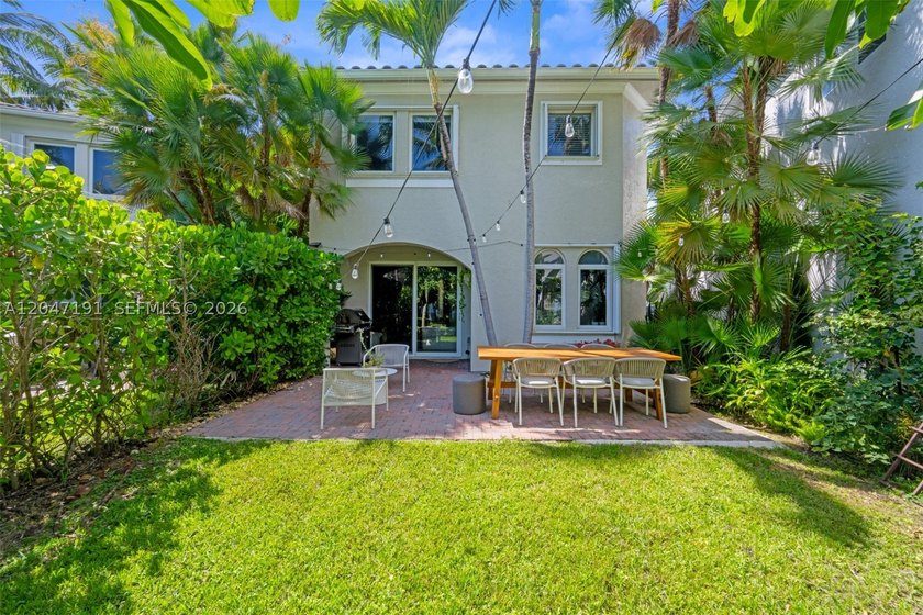 This exceptional 3-bedroom, 2.5-bath waterfront home in Aventura - photo 27