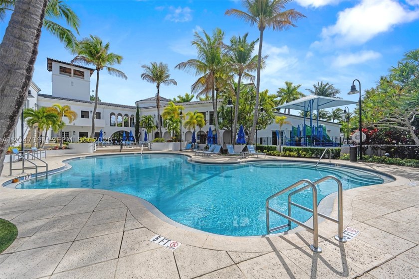 This exceptional 3-bedroom, 2.5-bath waterfront home in Aventura - photo 29