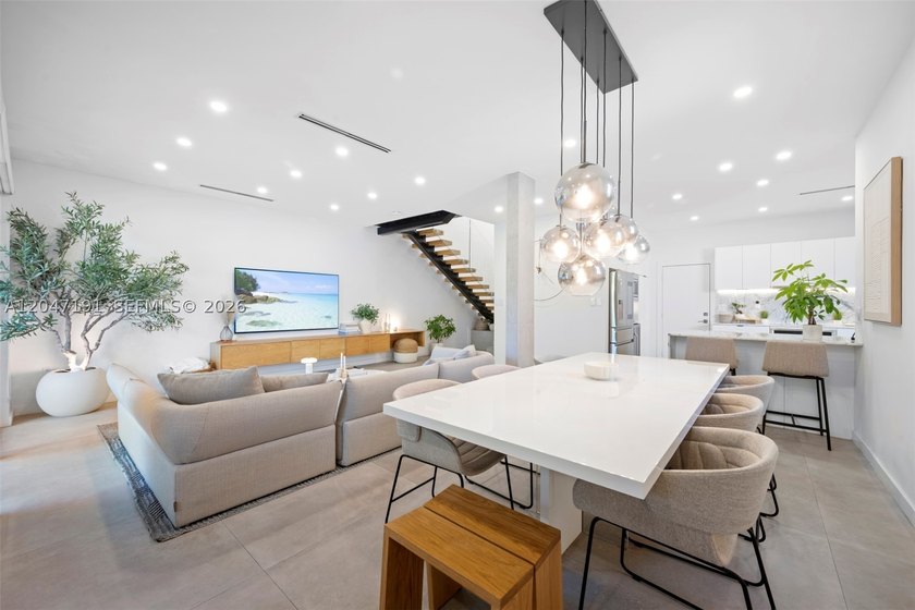 This exceptional 3-bedroom, 2.5-bath waterfront home in Aventura - photo 31