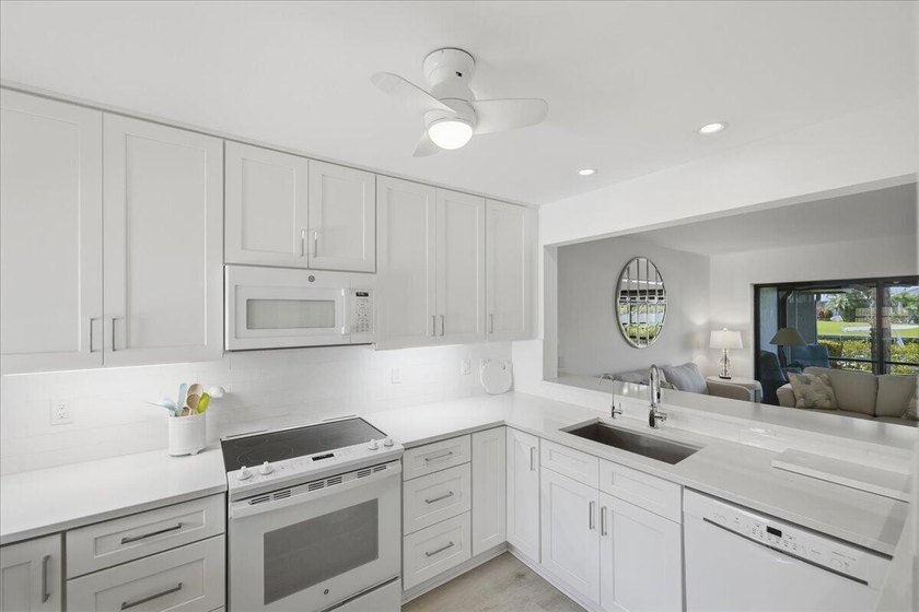 Highly sought-after waterfront community offering ocean access - photo 12