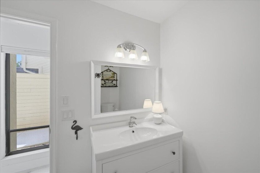 Highly sought-after waterfront community offering ocean access - photo 24
