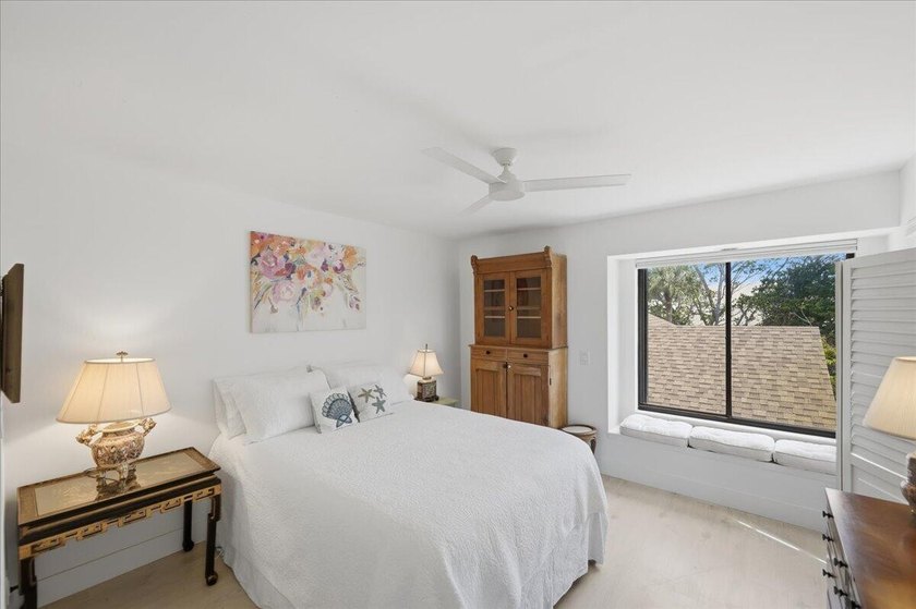 Highly sought-after waterfront community offering ocean access - photo 34