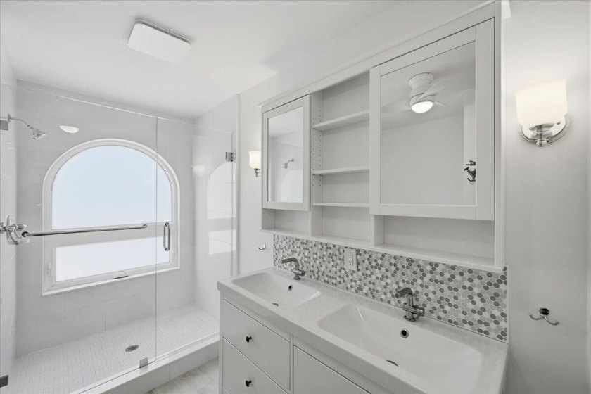 Highly sought-after waterfront community offering ocean access - photo 40