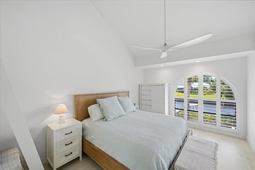 Highly sought-after waterfront community offering ocean access - photo 44