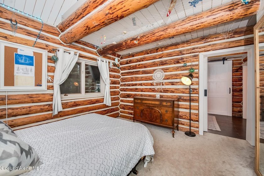 Perched on more than 8 private acres, this exceptional custom - photo 47