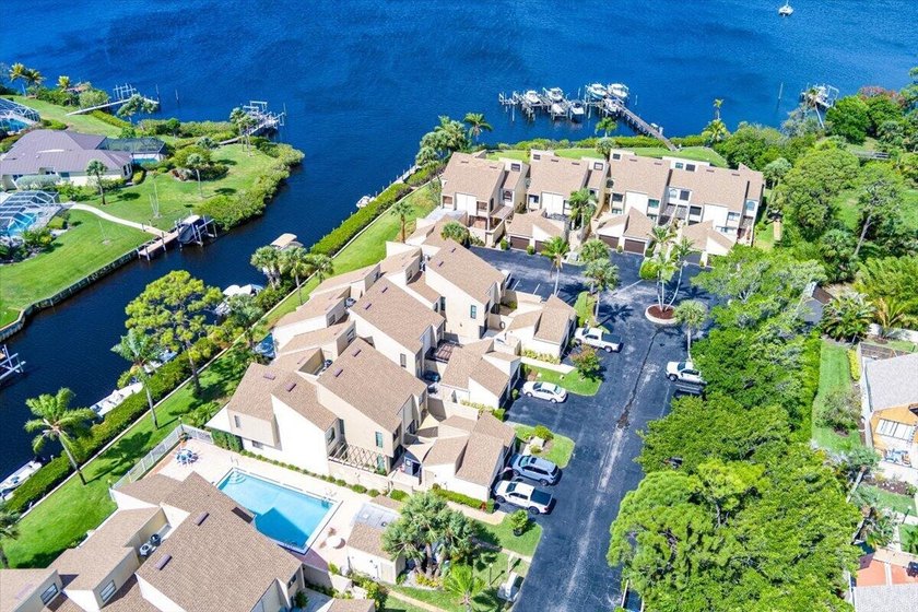 Highly sought-after waterfront community offering ocean access - photo 60