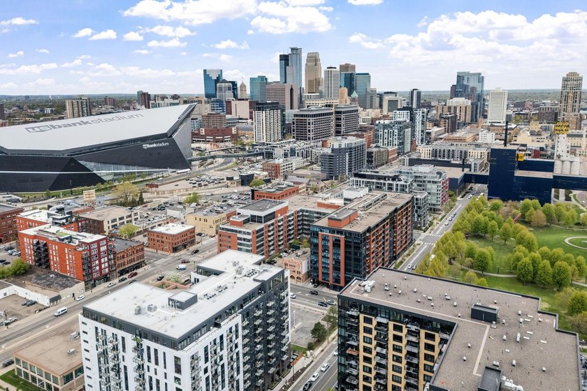 Enjoy the excitement of urban living in the heart of the Mill - photo 3