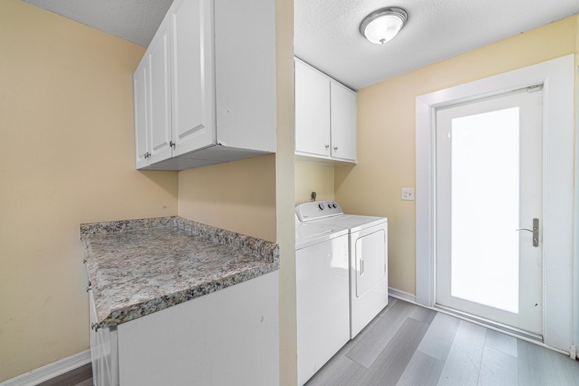 Don't miss this incredible opportunity to own an updated duplex - photo 12