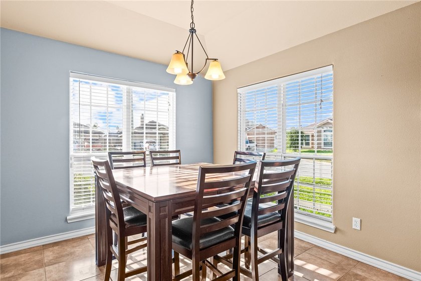 Welcome to 3930 Amadas Drive, an immaculate 3-bedroom, 2-bath - photo 13