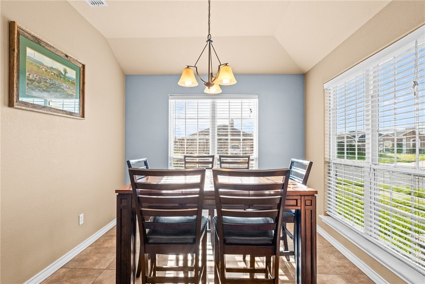 Welcome to 3930 Amadas Drive, an immaculate 3-bedroom, 2-bath - photo 14