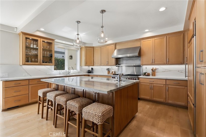 Live the South Bay Dream in Hollywood Riviera! Sitting proudly - photo 14