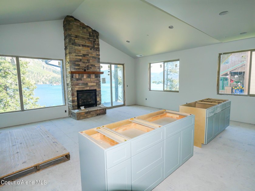 Luxury Lake view living nestled between Lake Pend Orielle and - photo 15