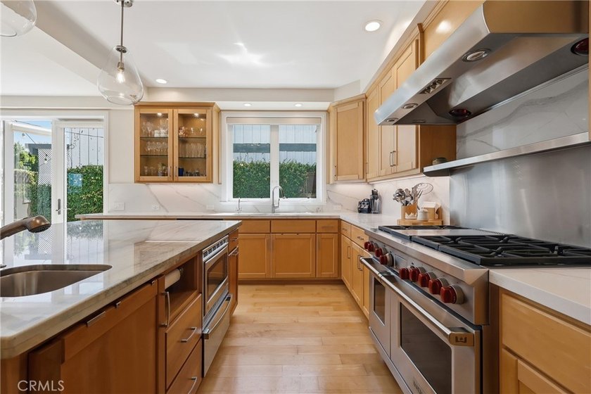 Live the South Bay Dream in Hollywood Riviera! Sitting proudly - photo 15