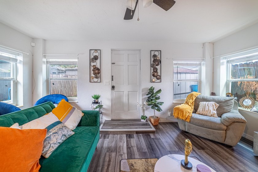 Don't miss this incredible opportunity to own an updated duplex - photo 24