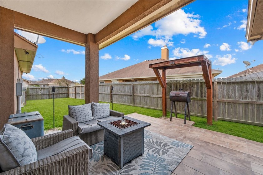 Welcome to 3930 Amadas Drive, an immaculate 3-bedroom, 2-bath - photo 26