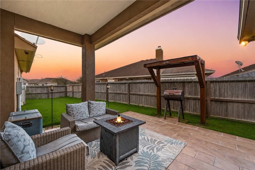 Welcome to 3930 Amadas Drive, an immaculate 3-bedroom, 2-bath - photo 30