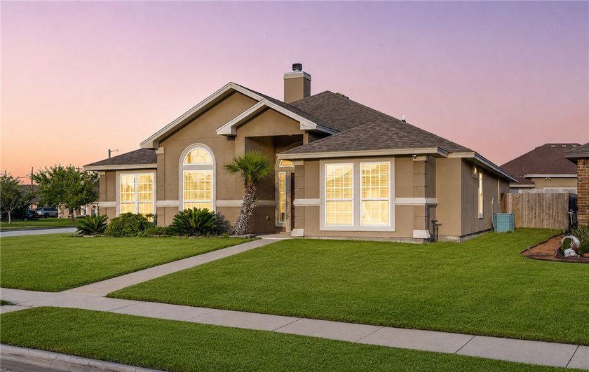 Welcome to 3930 Amadas Drive, an immaculate 3-bedroom, 2-bath - photo 31