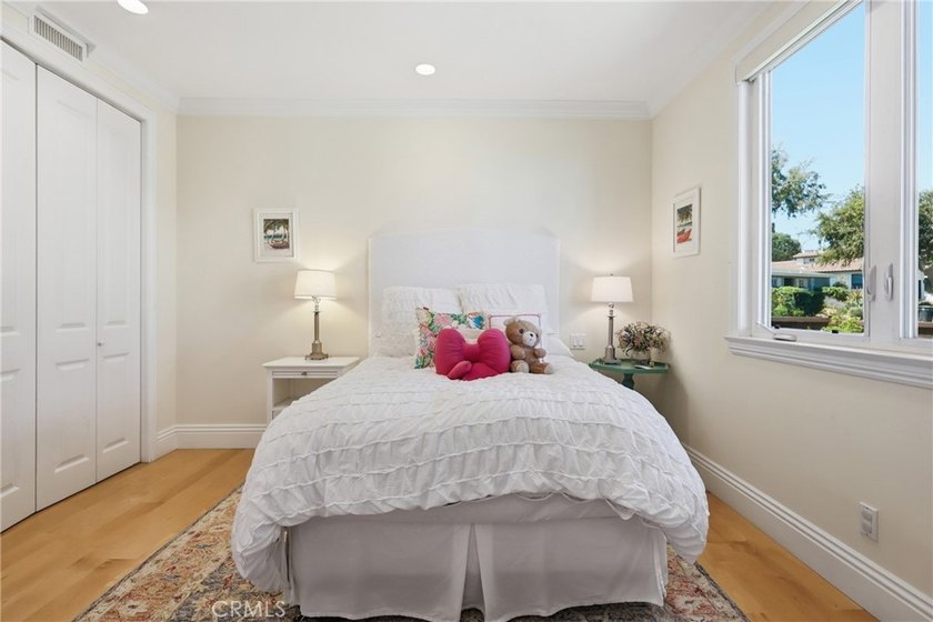 Live the South Bay Dream in Hollywood Riviera! Sitting proudly - photo 32