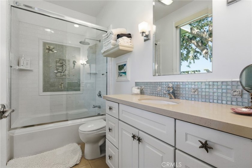 Live the South Bay Dream in Hollywood Riviera! Sitting proudly - photo 34
