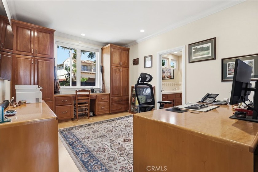 Live the South Bay Dream in Hollywood Riviera! Sitting proudly - photo 35