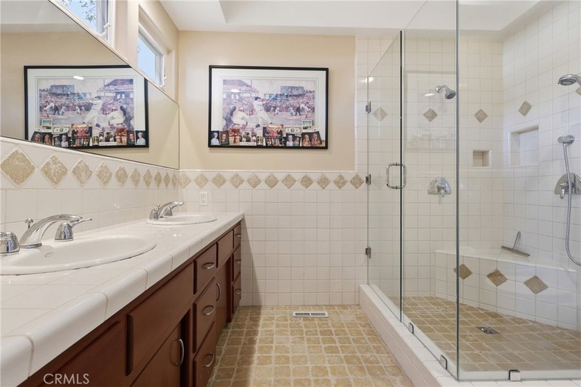 Live the South Bay Dream in Hollywood Riviera! Sitting proudly - photo 36
