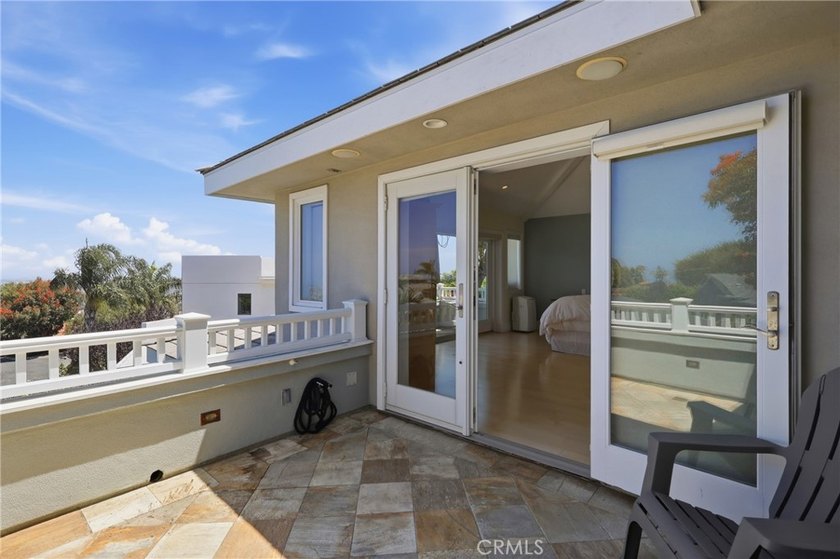 Live the South Bay Dream in Hollywood Riviera! Sitting proudly - photo 44