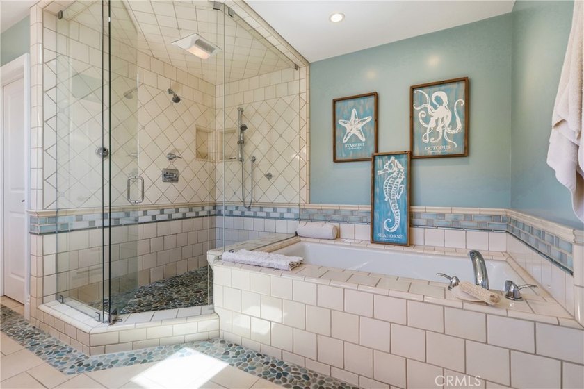Live the South Bay Dream in Hollywood Riviera! Sitting proudly - photo 50