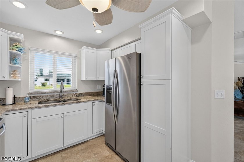 Experience true Florida waterfront living in this SE Cape Coral - photo 12