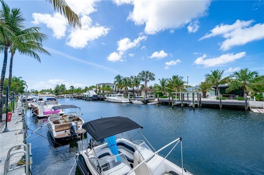 Breathtaking views of the Miami skyline from this remodeled 1 - photo 21