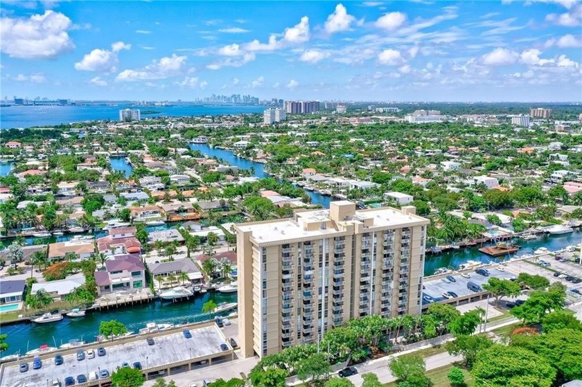 Breathtaking views of the Miami skyline from this remodeled 1 - photo 24