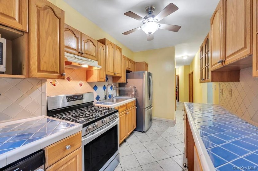 Offer Accepted! Welcome to 634 East 3rd Street, Brooklyn, NY, a - photo 8