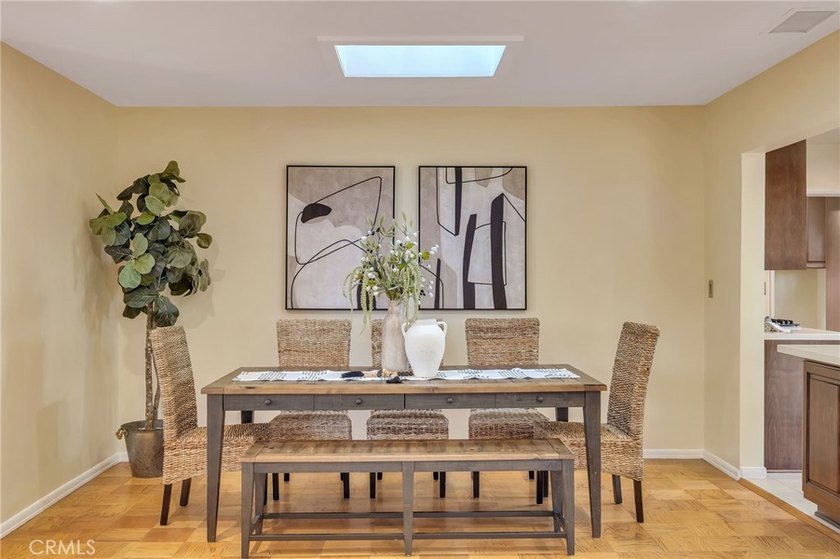 Love at first sight! A welcoming open-concept floorpan greets - photo 12