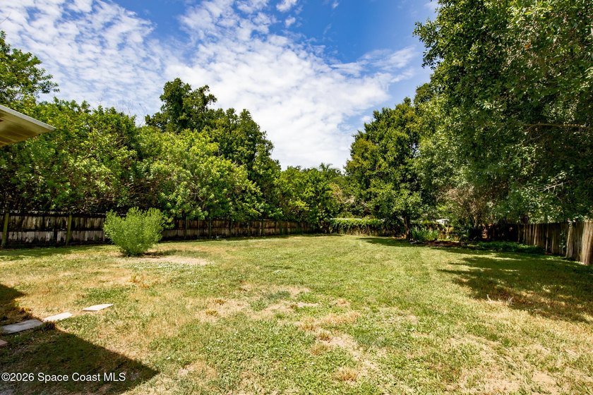 INVESTOR OR FIRST TIME HOME BUYERS! FHA QUALIFIED! This home - photo 4