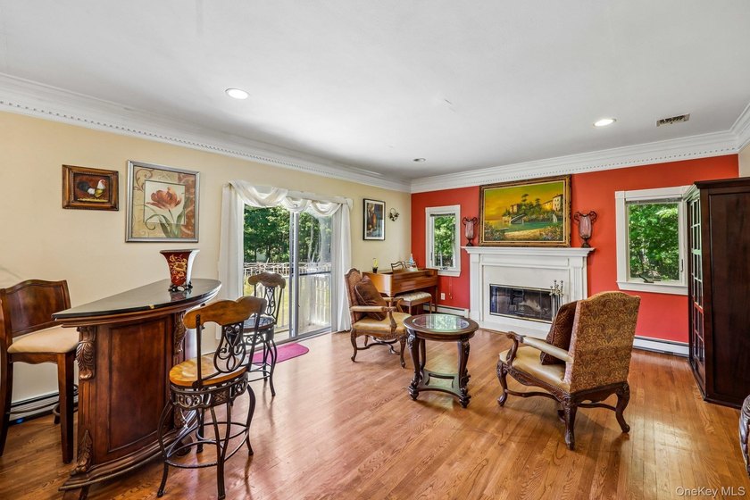 Stunning 5-bedroom, 3.5-bathroom Colonial situated on an - photo 11
