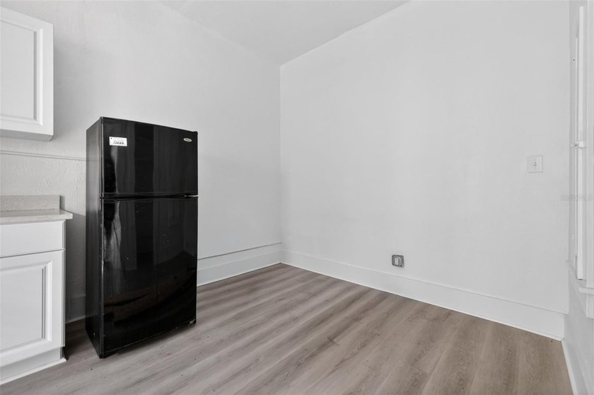 SIX UNIT PLUS FOUR GARAGE BAY cash flowing and investment - photo 22